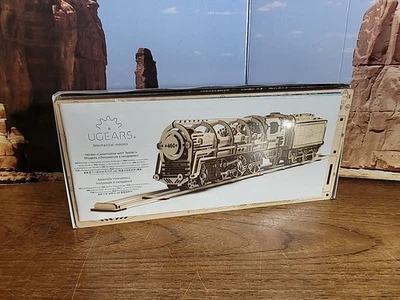 UGEARS Mechanical Models Locomotive With Tender - Image 1 of 4