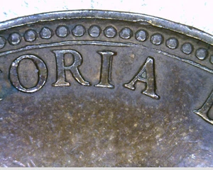 1860  F-258  RECUT 2nd I in VICTORIA  - HALF PENNY - AS IMAGED!!   (BHP-015) - Picture 1 of 3
