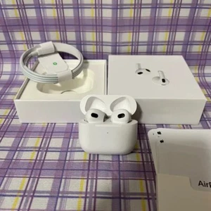 OPEN BOX АррІе Headset 3rd Generation with Lightning Charging Case MPNY3AM/A US. - Picture 1 of 4