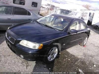 Used Fuse Box fits: 2005  Volvo 60 series  Grade A - Image 1 of 4