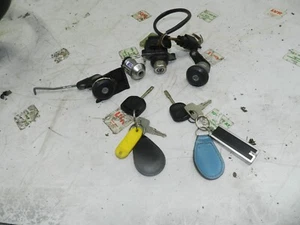 1993 FORD GRANADA DORCHESTER. KEY LOCK SET IGNITION DOORS AND BOOT WITH 2 KEYS - Picture 1 of 2