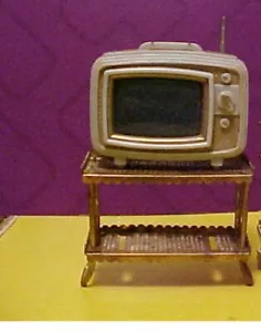 Dollhouse Miniature Ideal Petite Princess Patti TV Television On Remodeled Cart - Picture 1 of 7