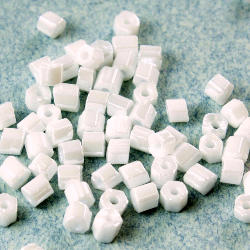 Cuentas de semillas de vidrio hexagonales checas 9/0 2 cortes Preciosa Foto 1 de 1