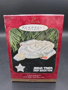 Hallmark Keepsake Ornament Star Trek Deep Space Nine U.S.S. Defiant New - Picture 1 of 3