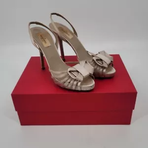 Sandali Valentino Garavani in raso con fiocco e slingback taglia 38,5 Made in Italy - Foto 1 di 11