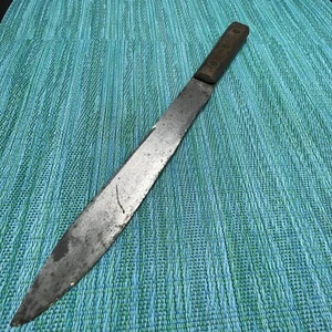 Cuchillo de carnicero tallado de colección hoja de 9” espiga completa mango de madera oscura remaches primitivos - Imagen 1 de 9