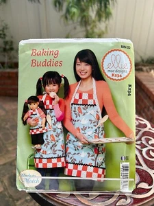 Ellie Mae for Kwik Sew Ladies/Girls/18" Doll Apron Pattern K234 Uncut One Size - Picture 1 of 3