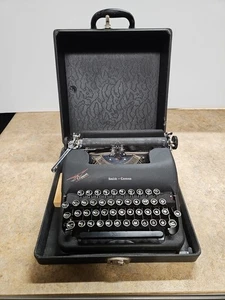Smith-Corona Clipper Typewriter W/case Nice - Picture 1 of 14