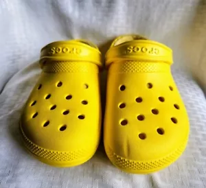 CROCS CLASSIC CLOGS Wmns Sz8 YELLOW w FUZZY FAUX FUR LINING 203591 - Picture 1 of 17