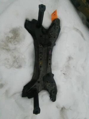 Toyota Echo/Scion xB xA 2003-2005 subchasis delantero suspensión travesaño cuna  Foto 1 de 4