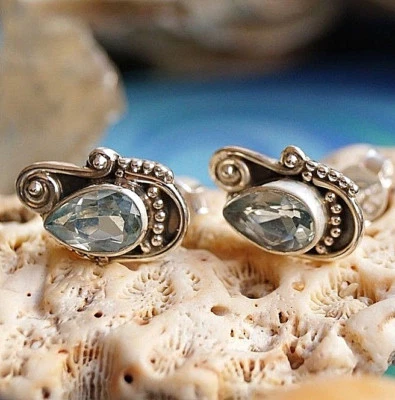 Ohrstecker Edel Blautopas Himmelblau Silber Verspielt Tropfen Facettiert Floral - Bild 1 von 4