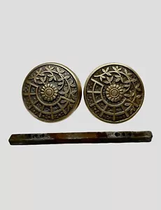 SCARCE 1880s EASTLAKE VICTORIAN CAST BRASS ENTRY DOOR KNOB SET +SPINDLE SCHRODER - Picture 1 of 6