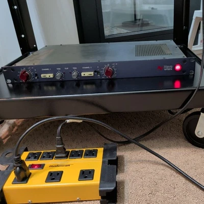 Preamplificador de micrófono estéreo Neve 1073DPA Foto 1 de 4