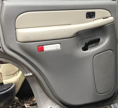 Par de paneles de puerta trasera Chevy GMC Tahoe Yukon Silverado Sierra 2000-2002 Foto 1 de 2