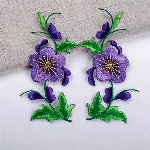 1 Paar bestickte violett/grüne Blume 5+1/2 Zoll lang 2+1/4 Zoll breit - Bild 1 von 2