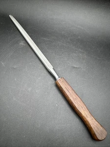 Affilatura vintage in acciaio con manico in legno scuro, non marcata 13,5" L - Foto 1 di 7