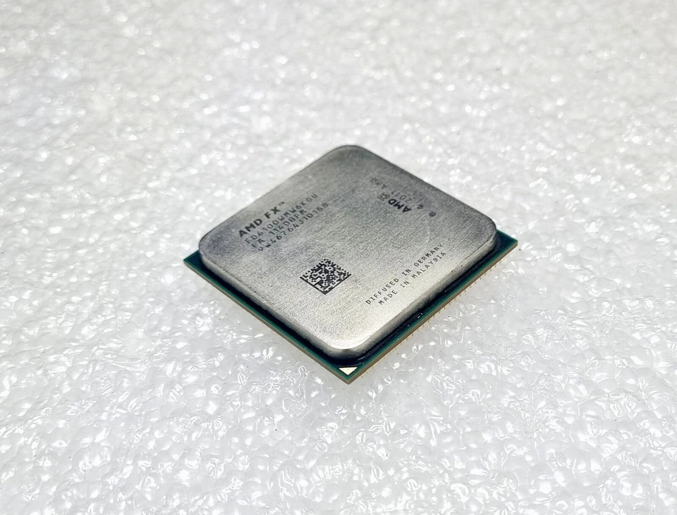 AMD FX-Series FX-6100 3.3. GHz - FD6100WMW6KGU Socket AM3+ - Image 1 of 1