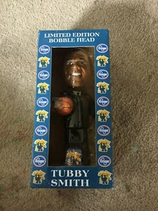 KROGER - TUBBY SMITH - REINO UNIDO - KENTUCKY WILDCATS - BOBBLEHEAD - EDICIÓN LIMITADA - Imagen 1 de 2