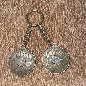 Portachiavi Vintage 1995 Jim Beam Bourbon Whiskey 200° Anniversario 1795-1995 Ottone - Foto 1 di 1