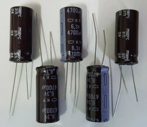 Paquete de 5 condensadores electrolíticos 4700uf 6,3 V - Imagen 1 de 1