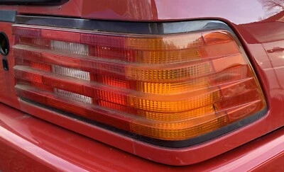 Задний фонарь в сборе для правостороннего пассажира 90-98 Mercedes Benz R129 300SL320 500 600 - Изображение 1 из 3