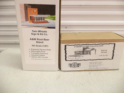 Twin Whistle/others HO A&W Stand + 30's Gas Station Building kits,, (lot sb) - Image 1 of 2