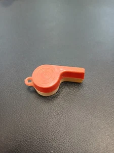 Silbato de juguete de plástico vintage años 60, rojo y blanco - Imagen 1 de 1