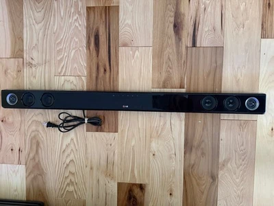 LG Soundbar NB3532A Bluetooth soundbar - Image 1 of 4