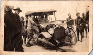 Wrecked Dodge Bros Model 30 surrounded by Army personnel 1916 used by Generals? - Picture 1 of 2