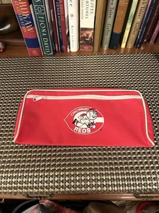 Vintage Cincinnati Reds & Nestle Crunch weiche Geldbörse/Tasche mit Reißverschluss guter Zustand - Bild 1 von 4