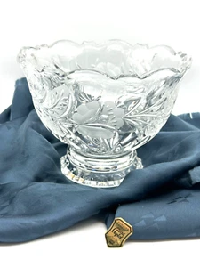Vintage Handcut Crystal Pedestal Bowl, Etched Flowers, Poland - Bild 1 von 4