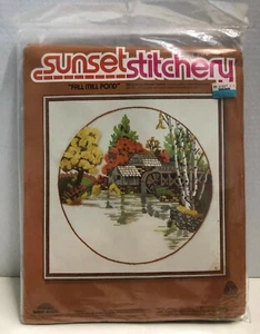 Kit de bordado Sunset Designs # 2473 molino de otoño estanque vintage 1978 nuevo/stock antiguo - Imagen 1 de 5