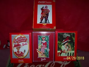 Como Nuevo Coca Cola BARBIE JUEGO Caja Botella Vidrio Coca-Cola 4 Moda Muñeca Santa Nueva en Caja - Imagen 1 de 2