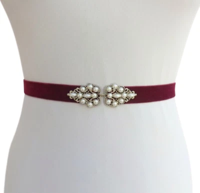 Cinturón de cintura para mujer de terciopelo borgoña elástico plateado nacarado con joyas Foto 1 de 4