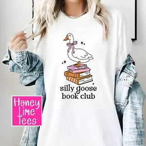 Silly Goose Book Club ~ T-shirt, felpe - Foto 1 di 4