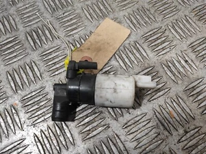 Renault Trafic MK2 Vivaro 2001-14 Genuine Windscreen Washer Pump 8200067015 - Picture 1 of 4