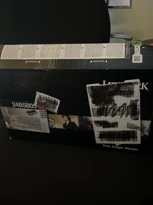 Cartucho de tóner magenta Lexmark 24B5805 genuino OEM NUEVO CS736 XS734 XS736 XS738 - Imagen 1 de 3