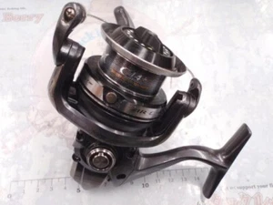Carrete giratorio Shimano 13AR-C Aero CI4+ 4000 arañazos y manchas - Imagen 1 de 7