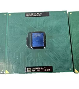 Tested Vintage Intel Pentium 3 700 MHz SL4ZM Socket 370 P3 CPU Processor - Picture 1 of 3