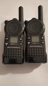 2 Motorola CLS1110 2-drożne radio Walkie Talkie - Zdjęcie 1 z 4