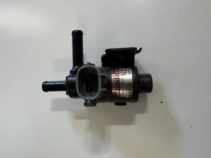 2001-03 TOYOTA 4RUNNER GENUINE VACUUM VALVE SWITCH # 90910-12245 - Picture 1 of 3
