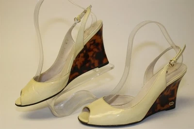 Zapatos de salón Gucci para mujer 8 B con cordones charol punta abierta estampado de gato con cuña hechos en Italia Foto 1 de 4