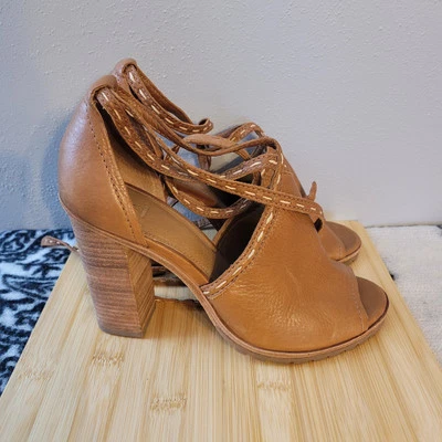 Frye Suzie Pickstitch Leather Bootie Block Heels Women's Size 8.5 M - Image 1 of 4