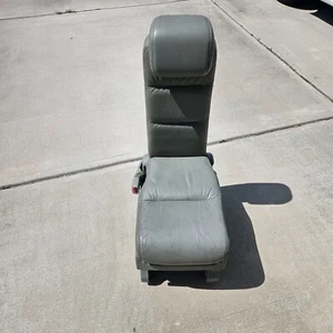 2005-2010 Honda Odyssey 2nd Row Middle Jump Seat OEM Grey Leather - Picture 1 of 12