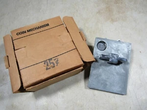 Vintage J8 25 Cents Coin Mechanism New NIB NOS Coin Op Parts Vending - Picture 1 of 7