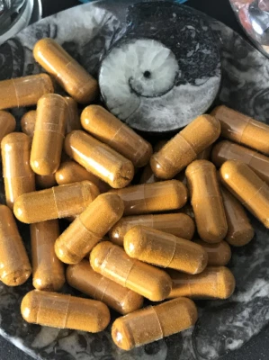 Cápsulas de cúrcuma - Puras como Madre Gaia Hechas Foto 1 de 4