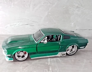 1967 Ford Mustang GT, Green Metallic 1:24 Diecast Car by Maisto - Picture 1 of 15