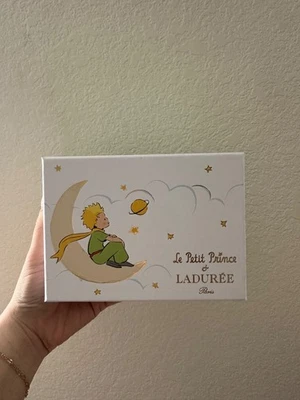 Laduree x Le Petit Prince Macarons Caja de Regalo ¡Nueva! Edición limitada. Foto 1 de 4