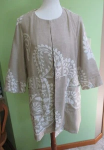 CHAQUETA TOPPER 3/4 JACQUARD FLORAL BICOLOR NEUTRAL NUEVA CON ETIQUETAS Chico's Talla 2 $149 - Imagen 1 de 6