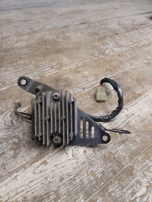 1992 92 89-97 Suzuki GSF400 Bandit Electrical Voltage Regulator Rectifier Foto 1 de 4